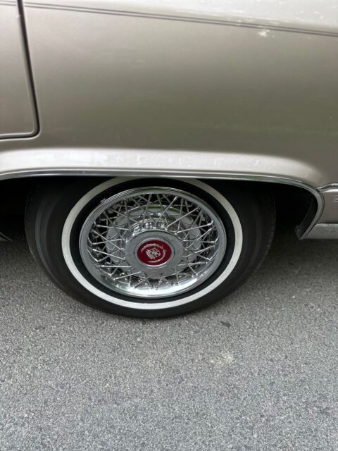 1992 Cadillac Brougham - photo 9