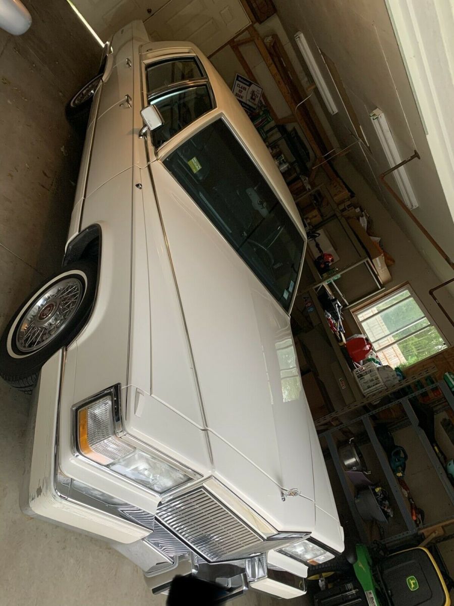 1992 Cadillac Brougham - photo 2