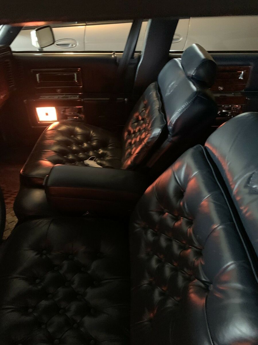 1992 Cadillac Brougham - photo 8