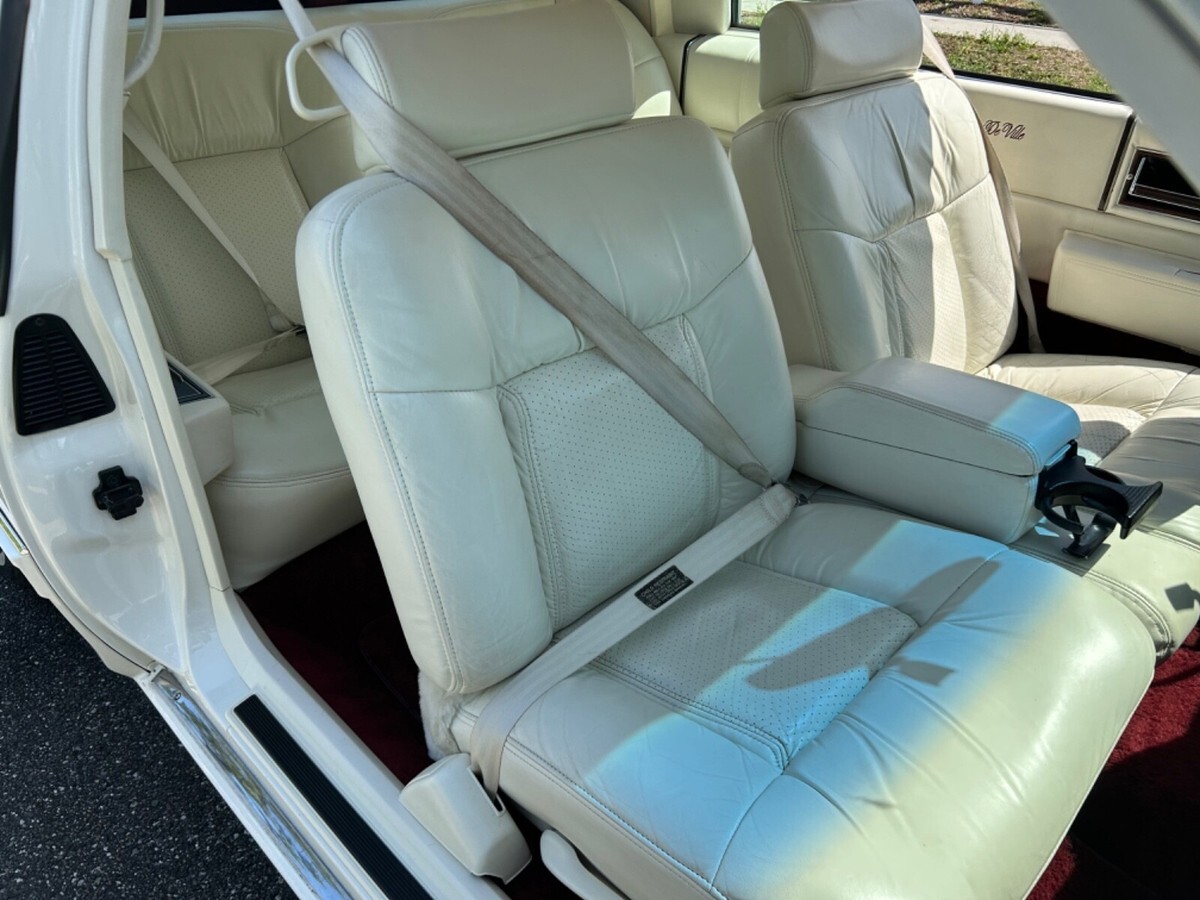 1992 Cadillac DeVille - photo 11