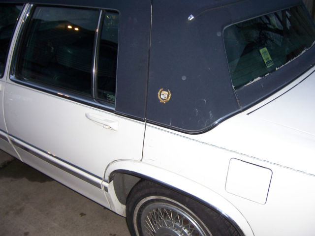1992 Cadillac DeVille Base Sedan 4-Door - photo 6