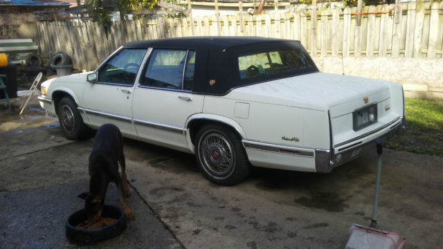 1992 Cadillac DeVille Base Sedan 4-Door - photo 9