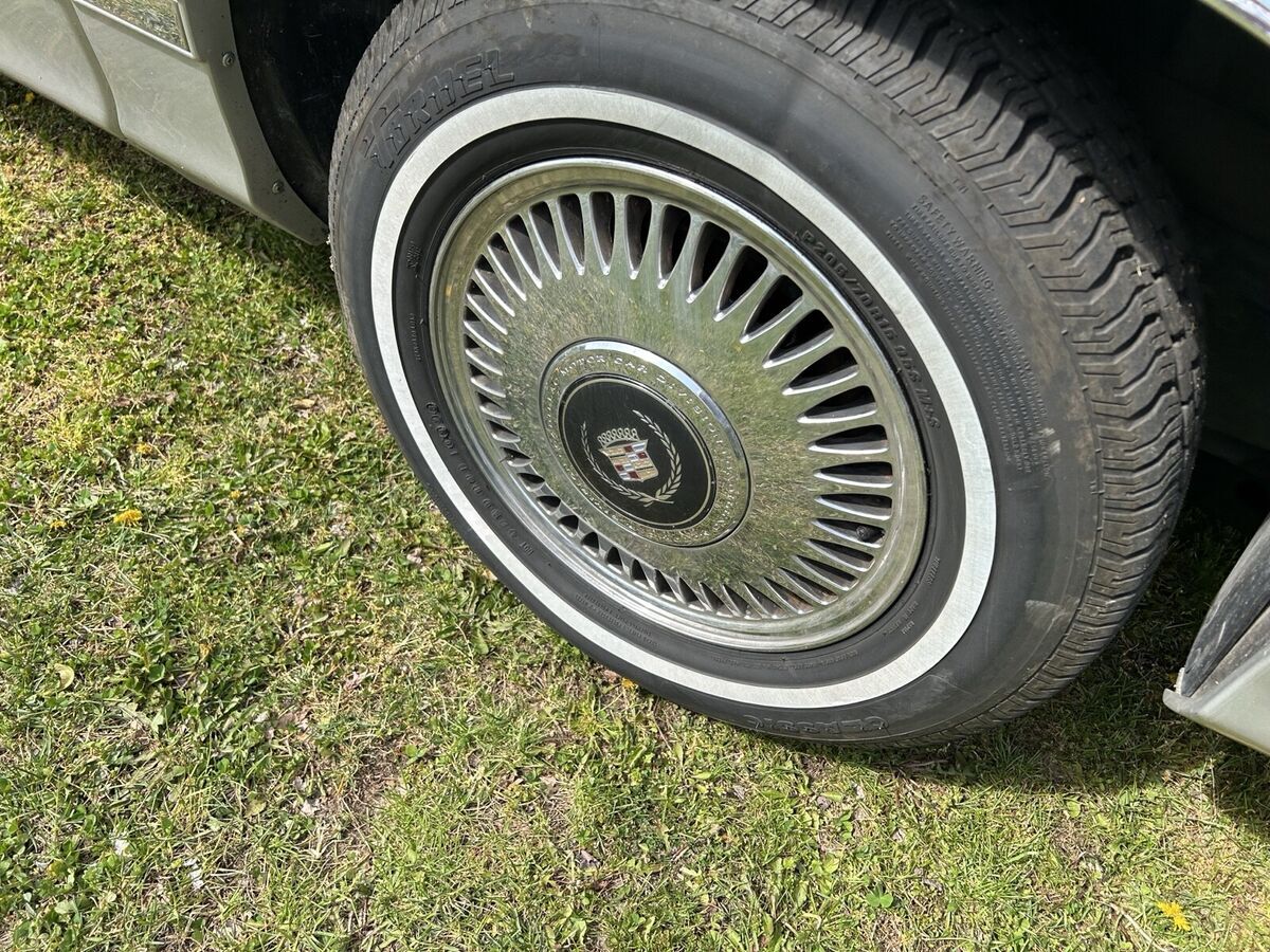 1992 Cadillac DeVille - photo 10