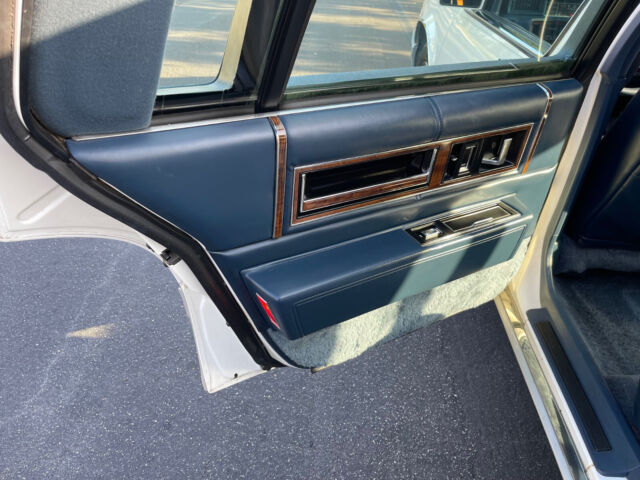 1992 Cadillac DeVille - photo 11