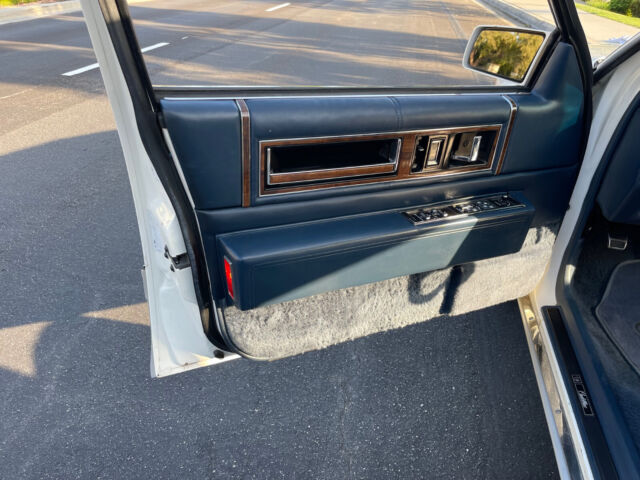 1992 Cadillac DeVille - photo 9