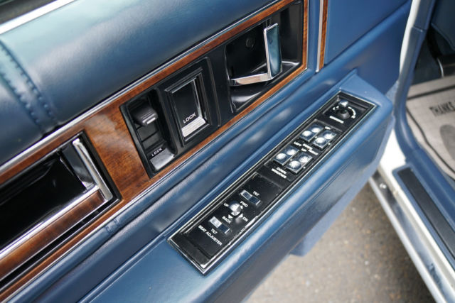 1992 Cadillac DeVille 65K Mile 4.9L NO RESERVE AUCTION SEE YouTube VIDEO - photo 6