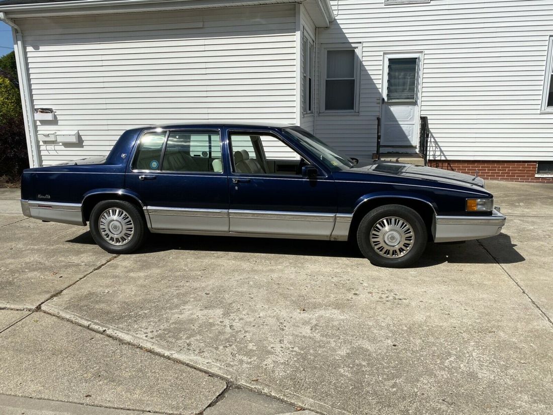 1992 Cadillac DeVille Sedan DeVille - photo 5