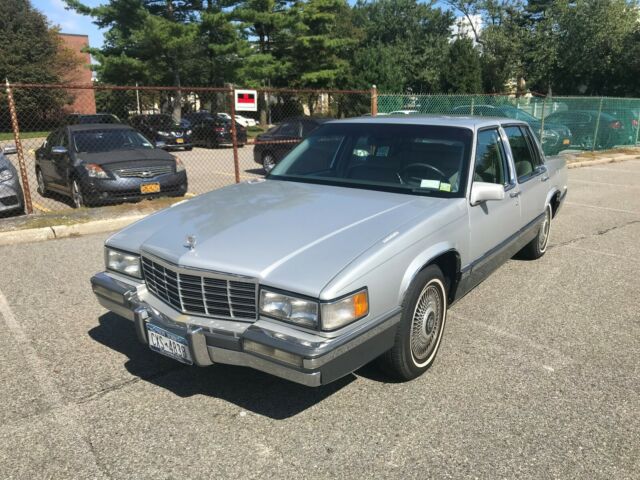 1992 Cadillac DeVille Sedan - Low miles great condition 1992 Cadillac DeVille leather