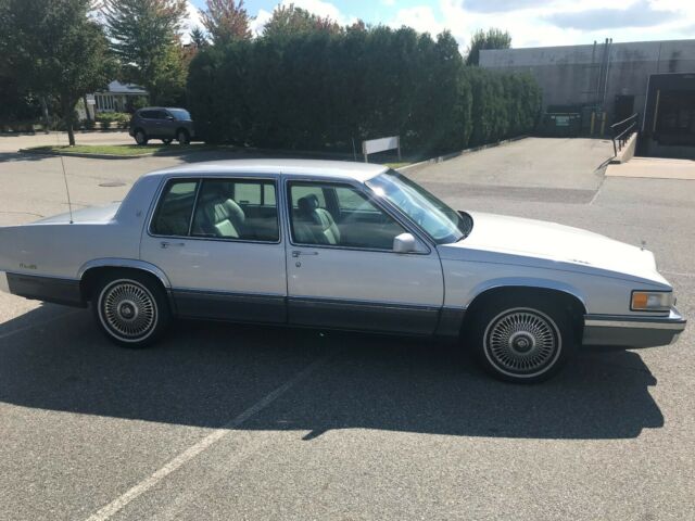 1992 Cadillac DeVille leather - photo 4