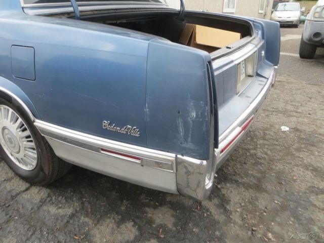 1992 Cadillac DeVille Base Sedan 4-Door - photo 12