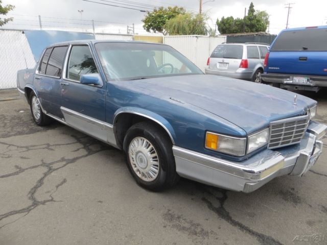 1992 Cadillac DeVille Base Sedan 4-Door - photo 2