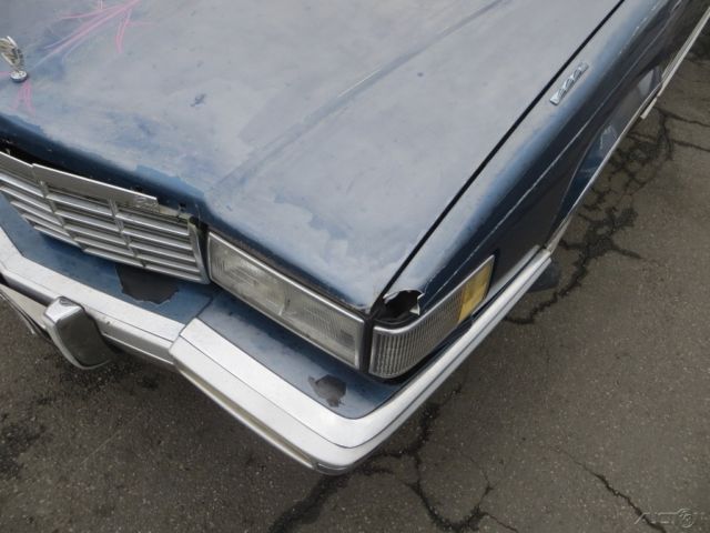 1992 Cadillac DeVille Base Sedan 4-Door - photo 9