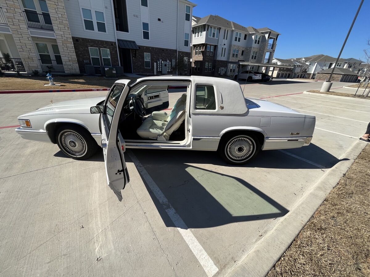 1992 Cadillac DeVille - photo 2