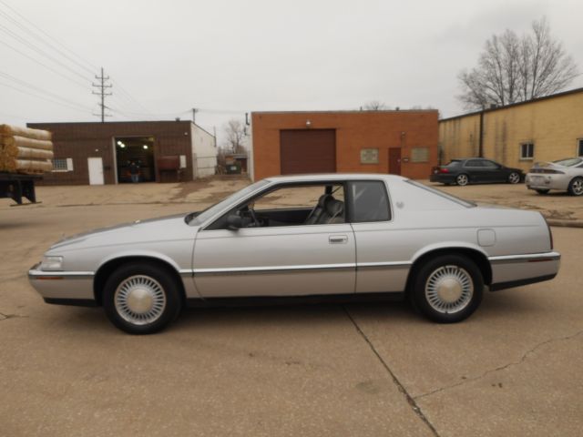 1992 Cadillac Eldorado NO RESERVE AUCTION - LAST HIGHEST BIDDER WINS CAR! - photo 4