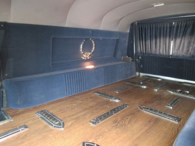 1992 Cadillac Brougham Eureka Hearse - photo 10