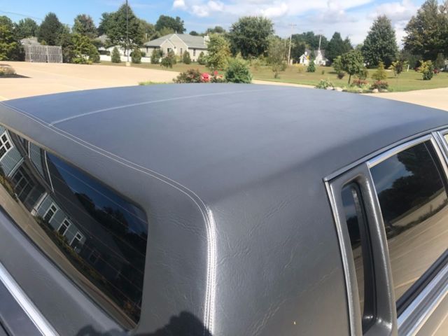 1992 Cadillac Fleetwood BROUGHAM - photo 12