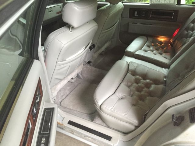 1992 Cadillac Fleetwood Brougham - photo 8