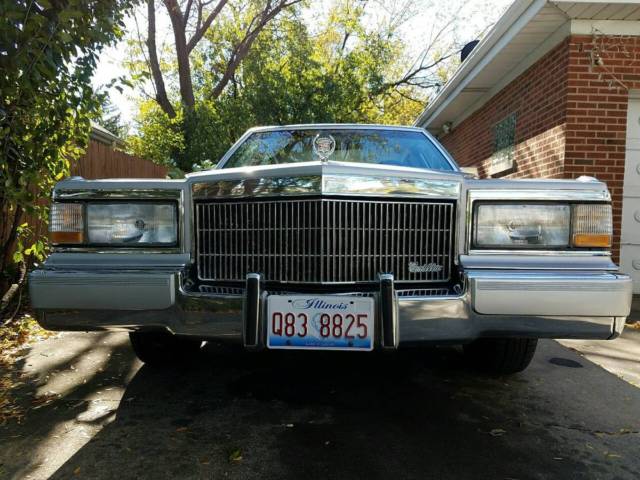 1992 CADILLAC FLEETWOOD BROUGHAM - NO RESRERVE 1992 Cadillac Brougham FLEETWOOD