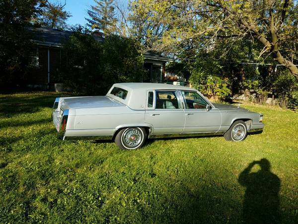 1992 Cadillac Brougham FLEETWOOD - photo 3