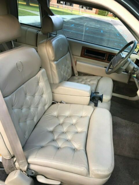 1992 Cadillac Fleetwood brougham - photo 10