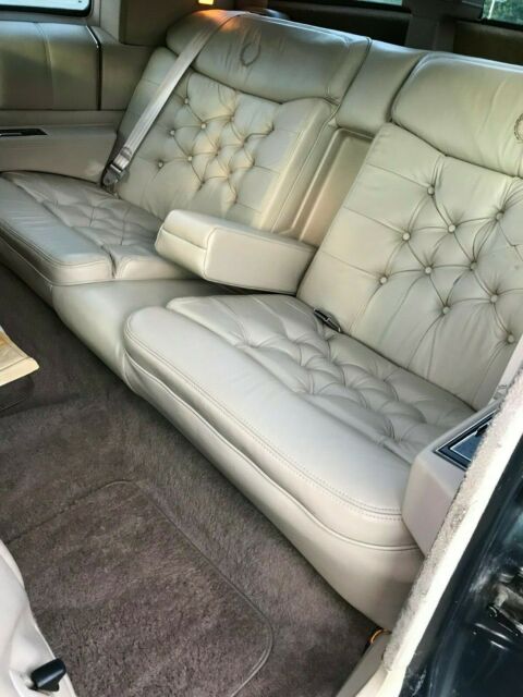 1992 Cadillac Fleetwood brougham - photo 8