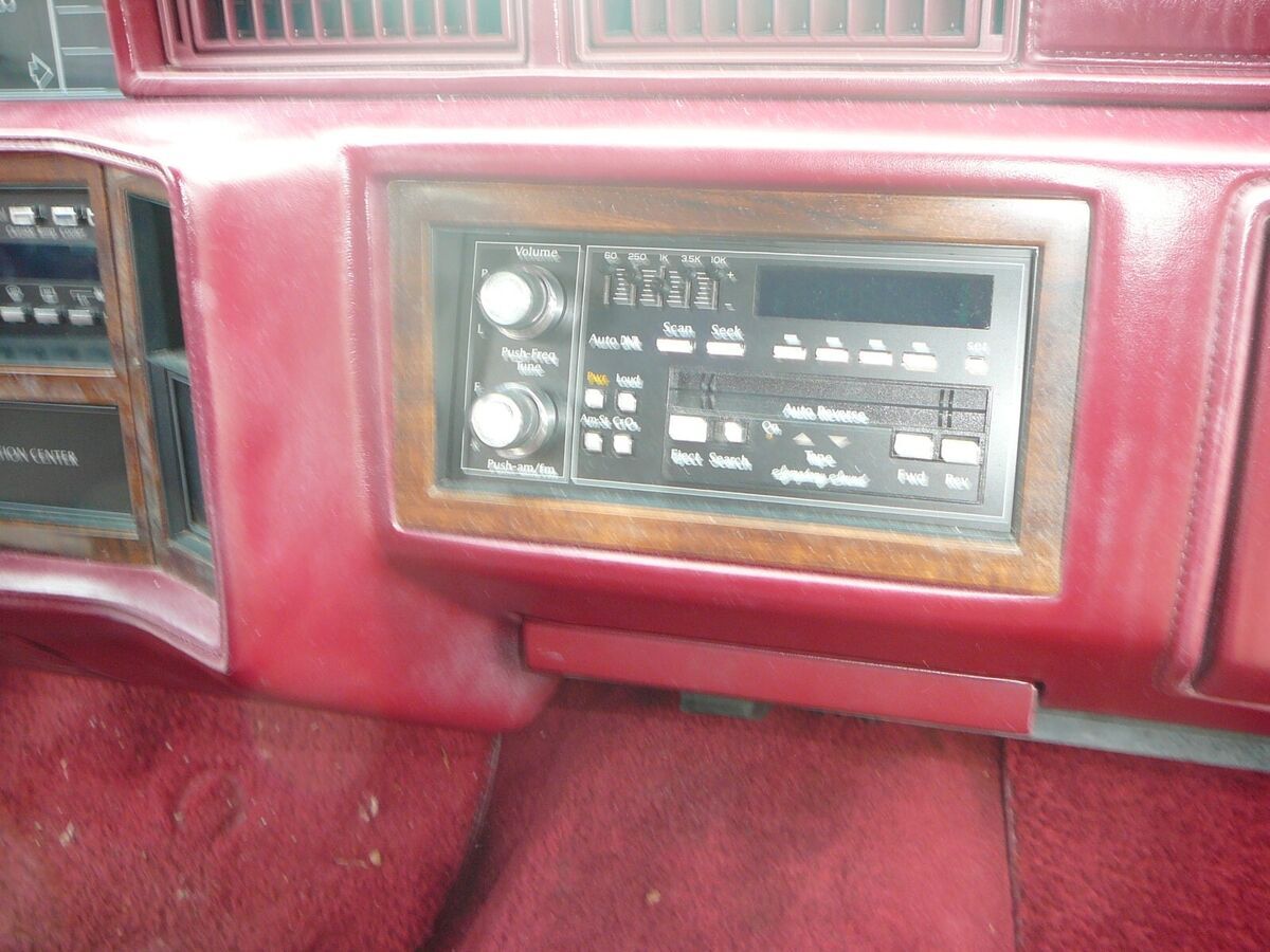 1992 Cadillac DeVille - photo 11