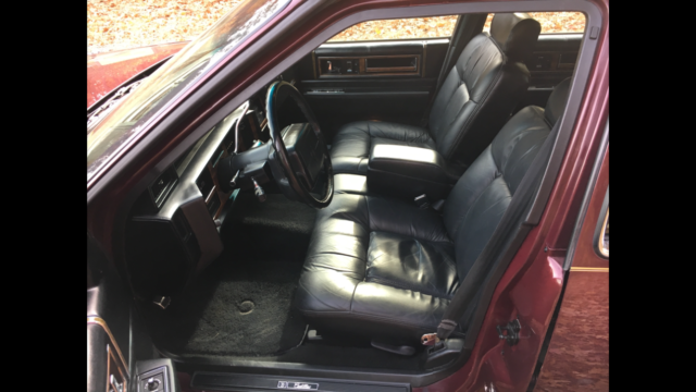 1992 Cadillac DeVille Sedan DeVille - photo 12