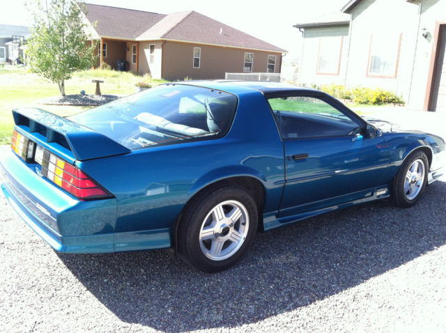 1992 Chevrolet Camaro 2 DOOR COUPE WITH T-TOPS - photo 3