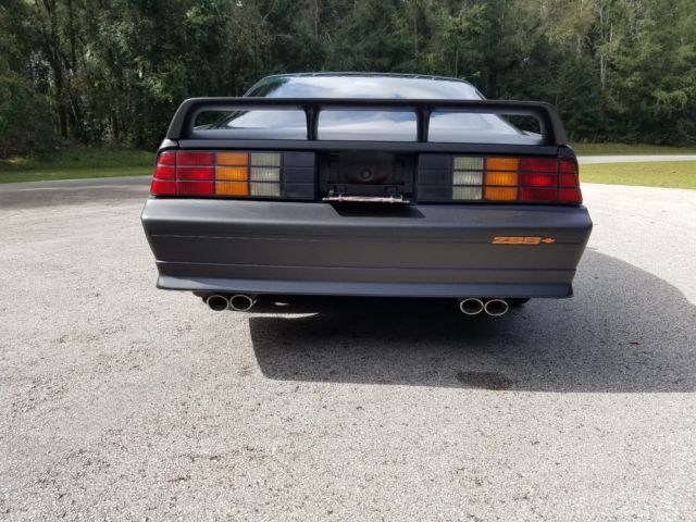 1992 Chevrolet Camaro - photo 9
