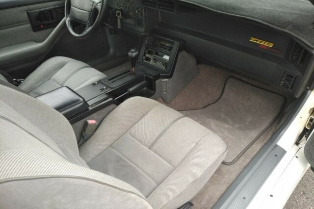1992 Chevrolet Camaro Z28 CONVERTIBLE - photo 7