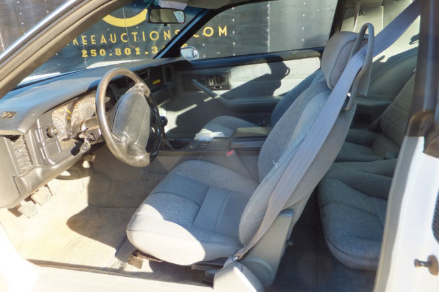 1992 Chevrolet Camaro - photo 3