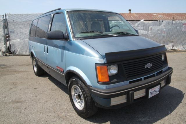 1992 Chevrolet Astro Automatic 6 Cylinder NO RESERVE 1992 Chevrolet Astro
