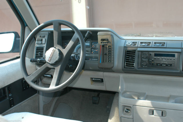 1992 Chevrolet Astro LT - photo 3
