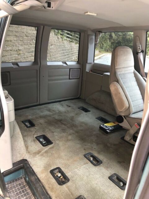 1992 Chevrolet Astro - photo 13