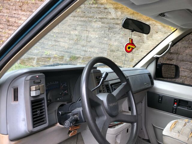 1992 Chevrolet Astro - photo 8