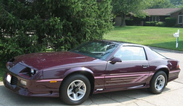 1992 Chevrolet Camaro Rally Sport - 25th Anniversary Model (1,700 miles!) 1992 Chevrolet Camaro