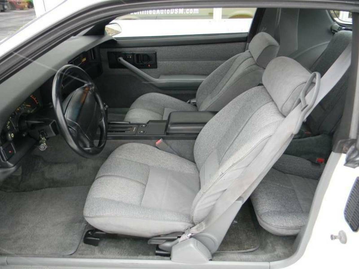 1992 Chevrolet Camaro RS 2dr Hatchback - photo 5