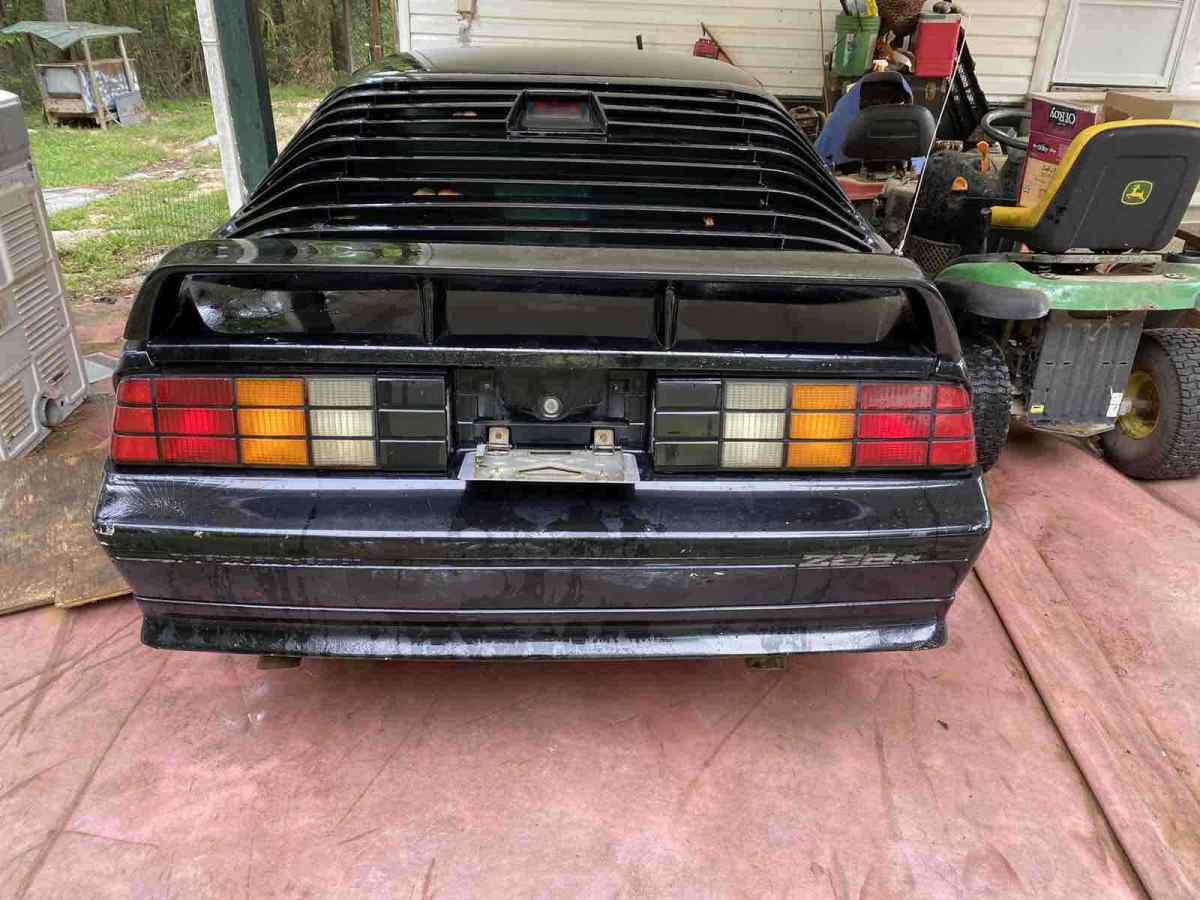 1992 Chevrolet Camaro Z28 IROC 25th Anniversary Edition - photo 2