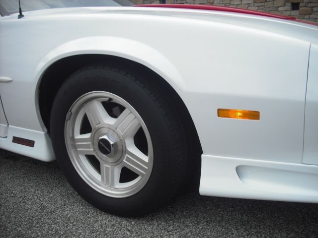 1992 Chevrolet Camaro - photo 8