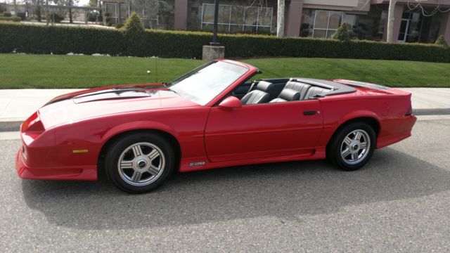 1992 Chevrolet Camaro Z28 Convertible 2-Door 5.0L ZO3 heritage edition 1992 Chevrolet Camaro Z28 Convertible 2-Door