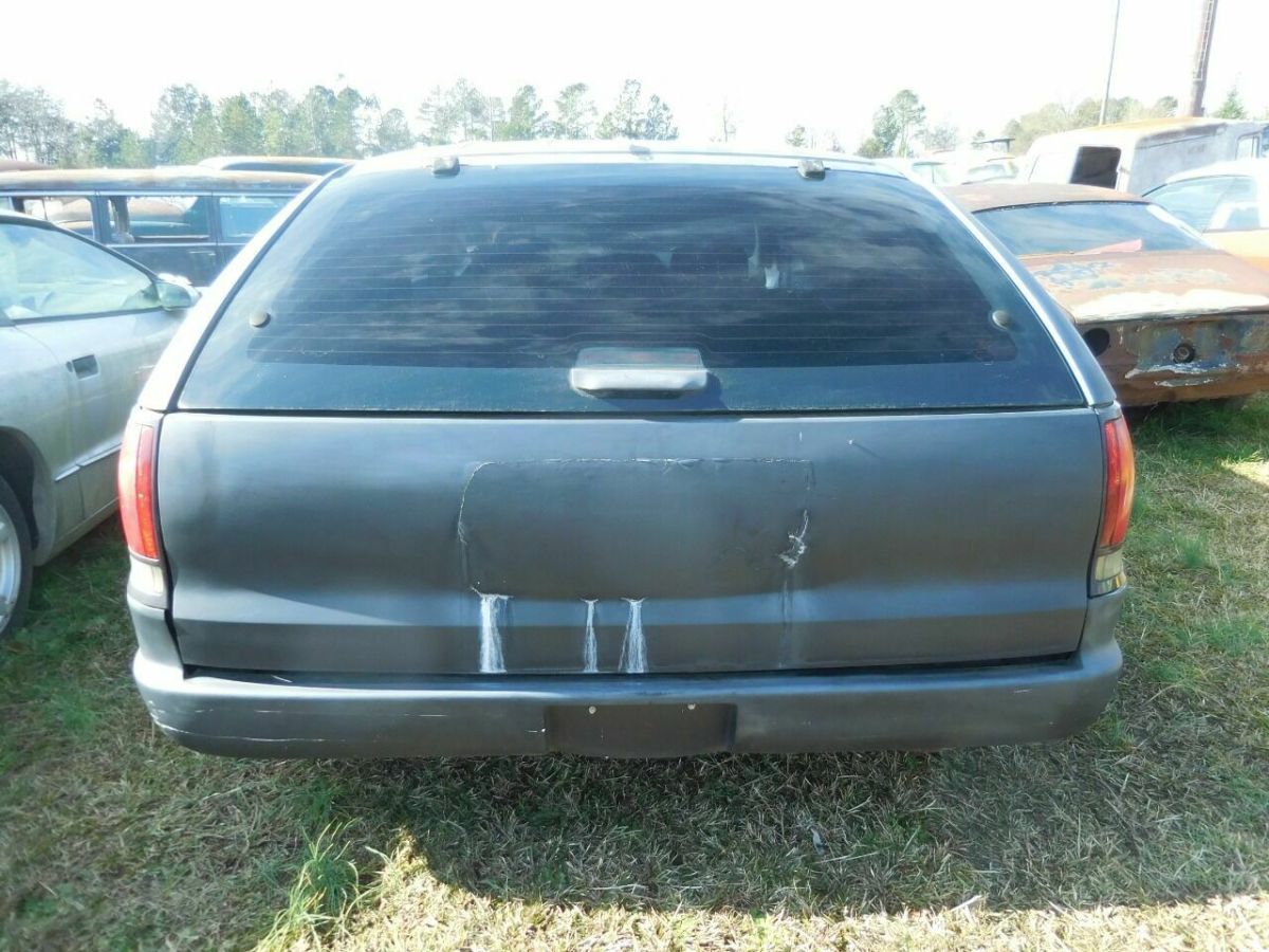 1992 Chevrolet Caprice Base 4dr Wagon - photo 5