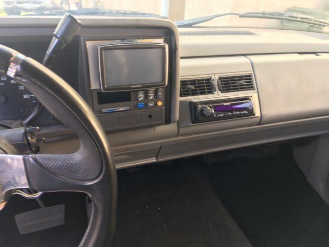 1992 Chevrolet C/K Pickup 1500 C1500 Silverado 2dr Standard Cab SB - photo 9