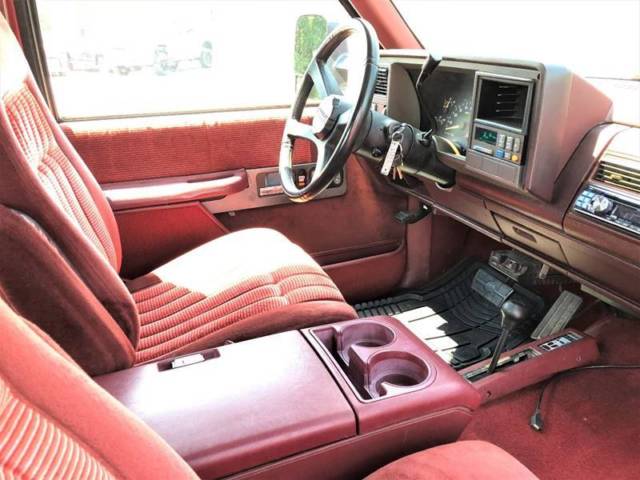 1992 Chevrolet C/K Pickup 3500 K3500 Silverado 2dr 4WD Extended Cab LB - photo 10