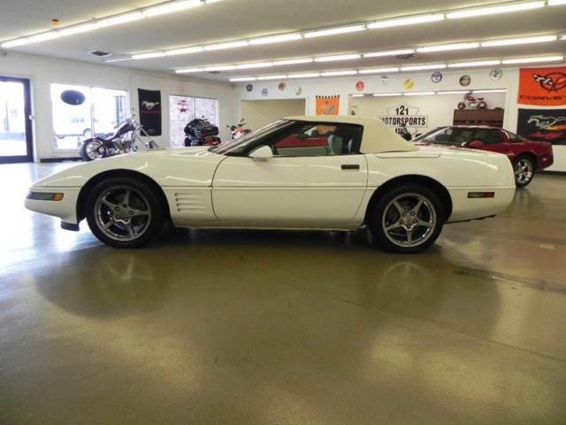 1992 Chevrolet Corvette 2dr Convertible - photo 9