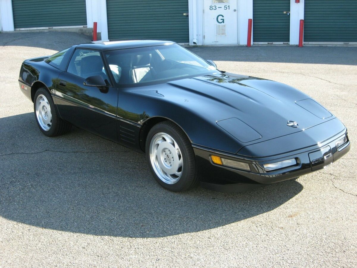 1992 CHEVROLET CORVETTE 7500 Original miles LT-1 7500 MILES 1992 Chevrolet Corvette