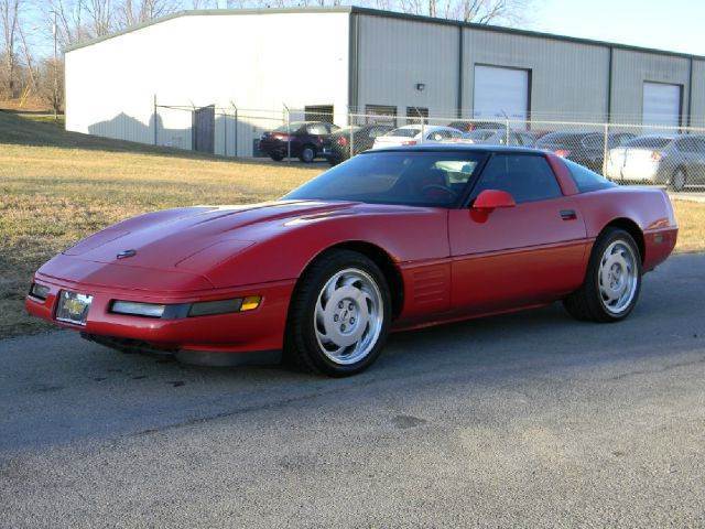 1992 Chevrolet Corvette Base 2dr STD Hatchback 91747 Miles Red Hatchback 5.7L V8 1992 Chevrolet Corvette Base 2dr STD Hatchback