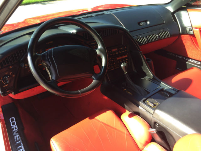 1992 Chevrolet Corvette Base Convertible 2-Door - photo 7