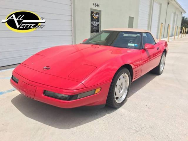 1992 Chevrolet Corvette Convertible 1 Owner LT1 Auto 1SB Bose Gold RED/TAN 1992 Chevrolet Corvette Base 2dr Convertible