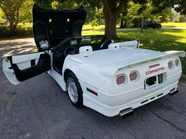 1992 Chevrolet Corvette Convertible - photo 10
