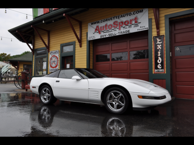 1992 Chevrolet Corvette Coupe 10459 Miles White 5.7L V8 OHV 12V Automatic 1992 Chevrolet Corvette Coupe